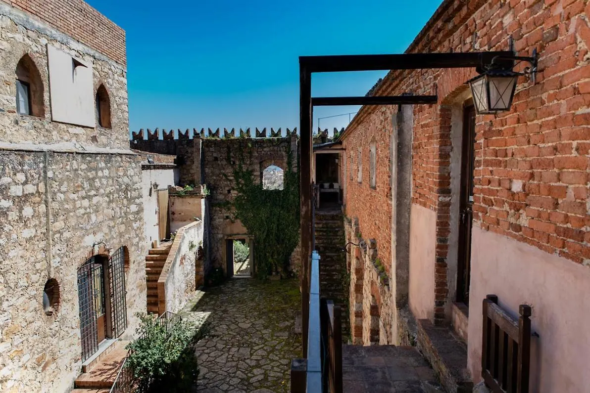 Villa Levante Castelbuono  Vakantieboerderij